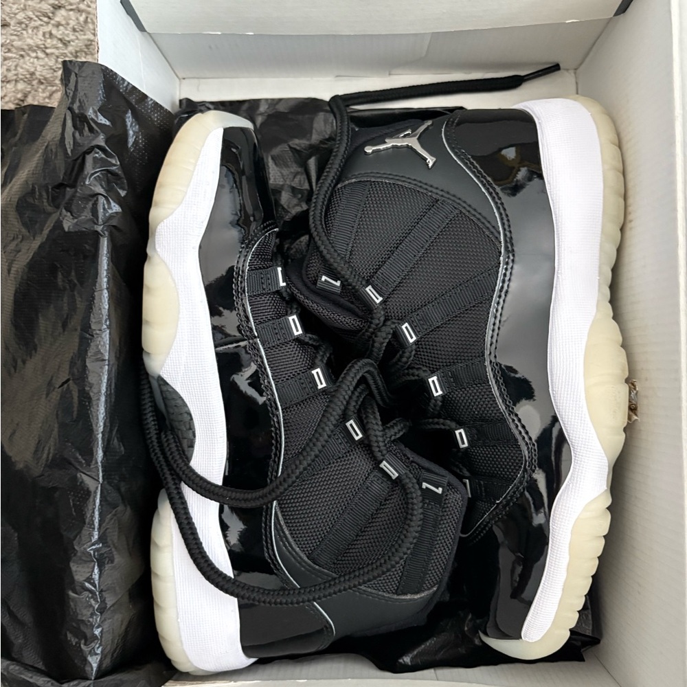 Jordan 11 Retro Mid Jubilee / 25th Anniversary Sz 5